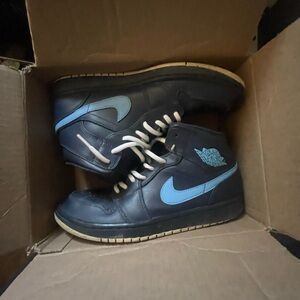 Jordan mid Nike High-Top Sneakers in Black and Blue